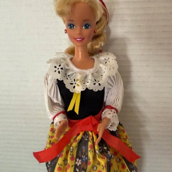 1990 Vintage Barbie Dolls of the World Czechoslovakian - Picture 4 of 10